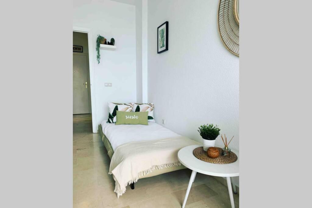 Amazing Frontline Sea Views Studio Apartment Castillo Del Vigia Torremolinos Extérieur photo